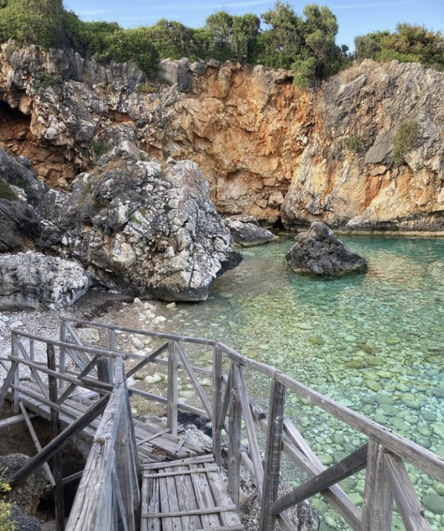 I'd love to stay in a hotel or apartment with direct beach access, any ideas please?