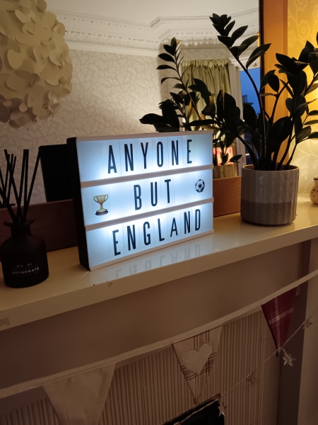 Do Scottish fans really not support England?