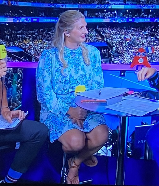 Who is she wearing??