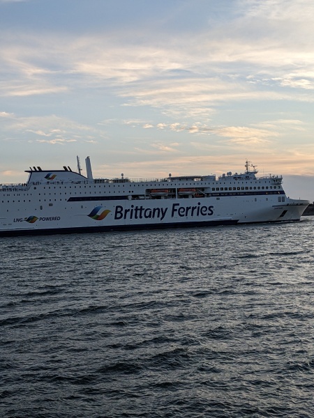 Come and tell me your dull and unexciting news 30: Calmly through the day