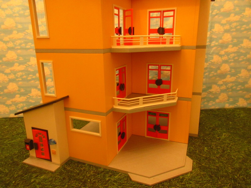 It's general election day for the Playmobil people in our house.