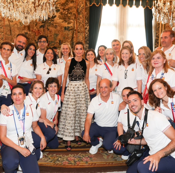 Royal Style: Diamonds are a Queen's best friend..