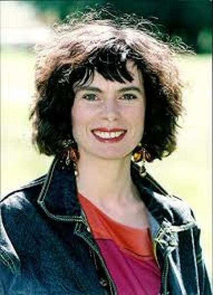 Which minor British comedy actress am I thinking of?