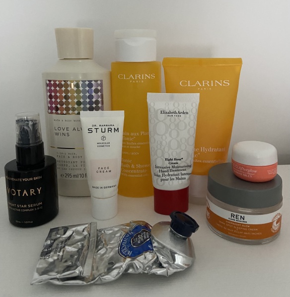 Feel the temptation to indulge in beauty treats? Is your collection overflowing with treasures? Come unite with fellow beauty enthusiasts in this lovely group!