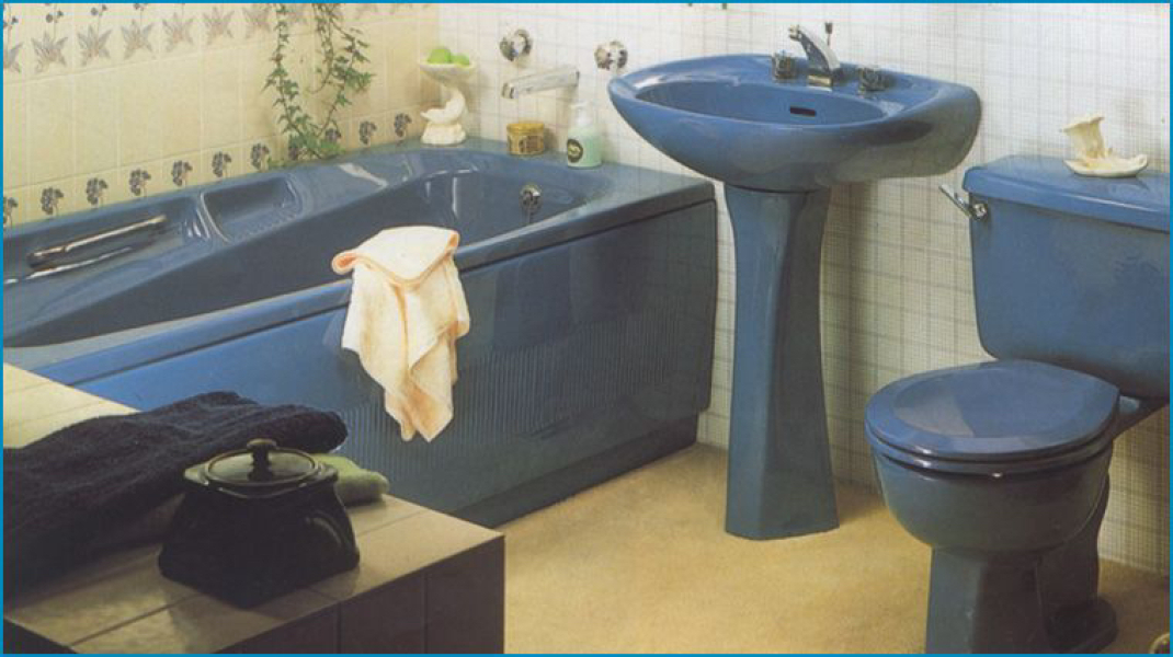 Bright blue bathroom suite - what colour walls?