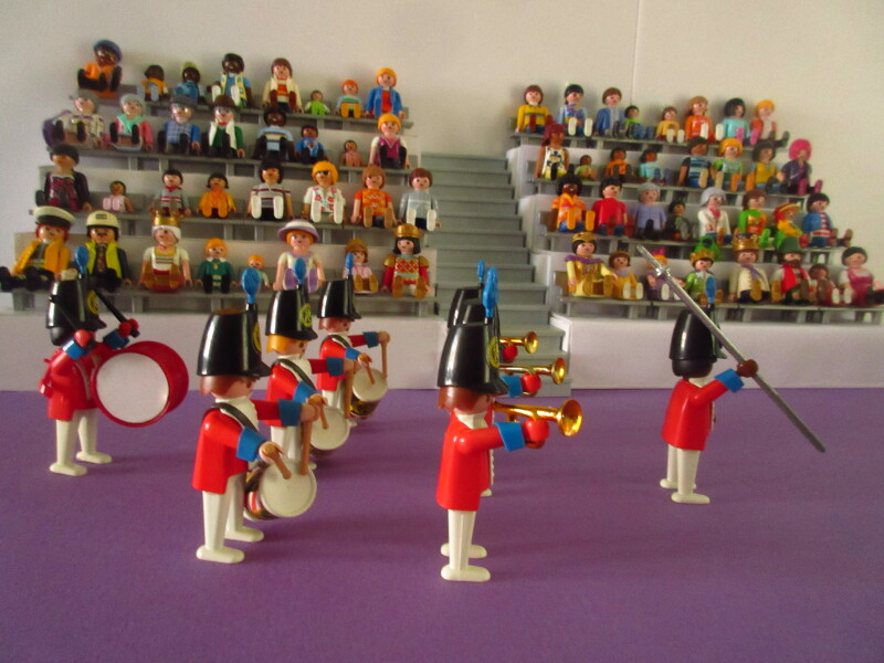 It's time for the Olympic Games for the Playmobil people in our house...