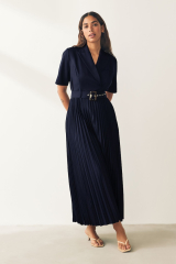 Business formal dress help needed please.