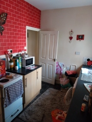Property auction used faulse photos