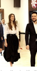 Please can you lot help style this skirt for a upmarket dinner in Chelsea.