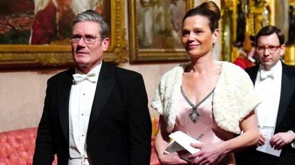 To wish Sir Keir and his wife would not hold hands when working