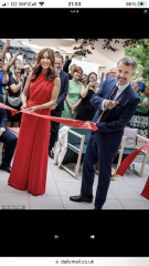 Royal Style: Diamonds are a Queen's best friend..