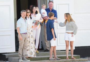 Royal Style: Diamonds are a Queen's best friend..