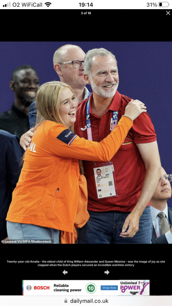 Royal Style: Diamonds are a Queen's best friend..