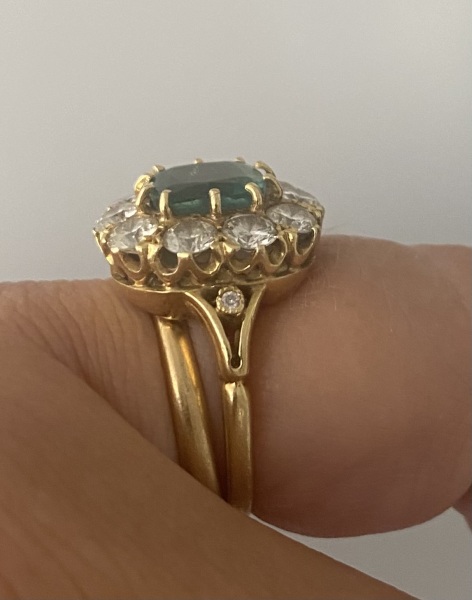 what sort of wedding band would fit with this engagement ring?