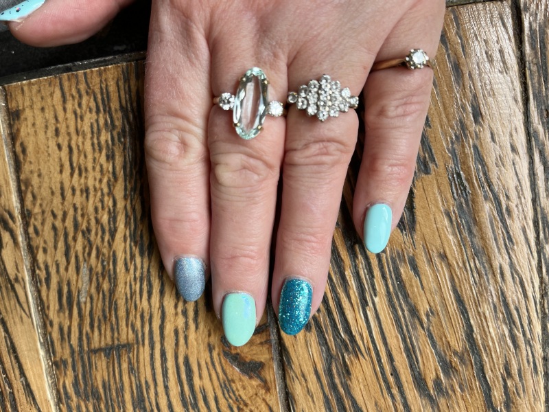 Talk to me about engagement rings please!