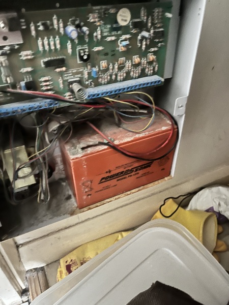 Disconnecting alarm door sensor