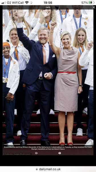 Royal Style: Diamonds are a Queen's best friend..