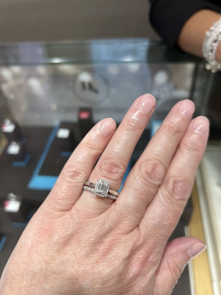 Talk to me about engagement rings please!