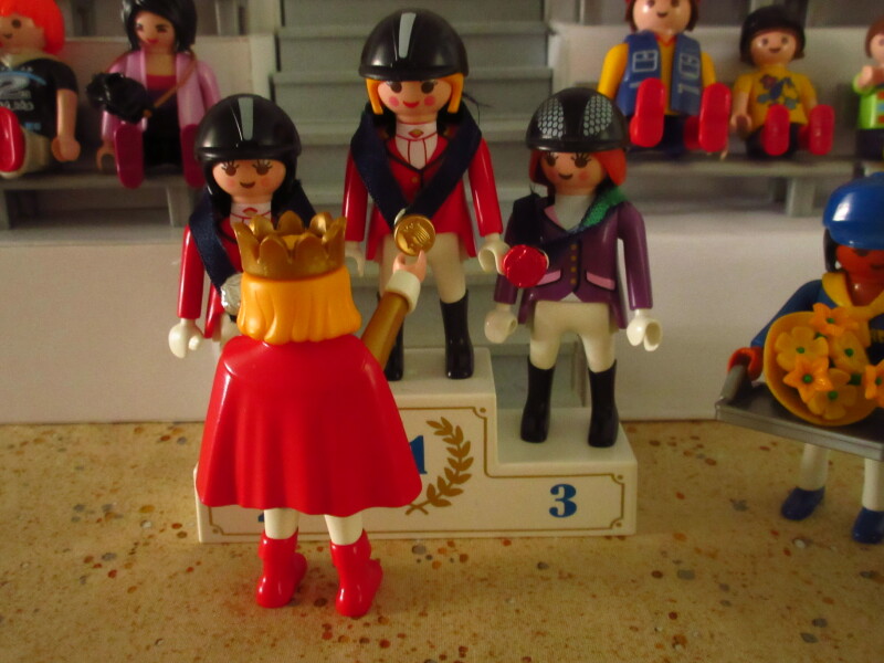 It's time for the Olympic Games for the Playmobil people in our house...
