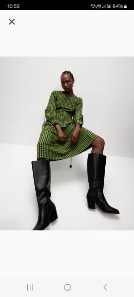 Check out this styling, it's like a grimm brothers fairy tale!