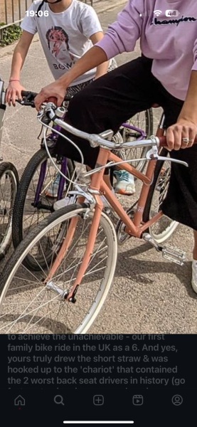 Can any cyclist identify what brand this bike is please?