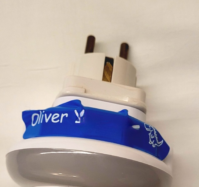 ..to find the owner of this night light, I'm in Belgium