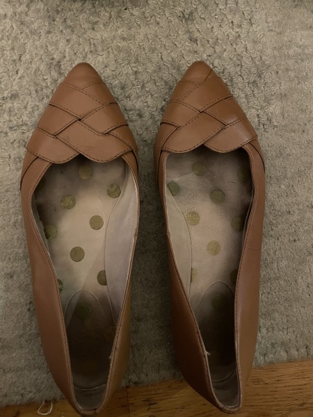 Help me find shoes like these pls