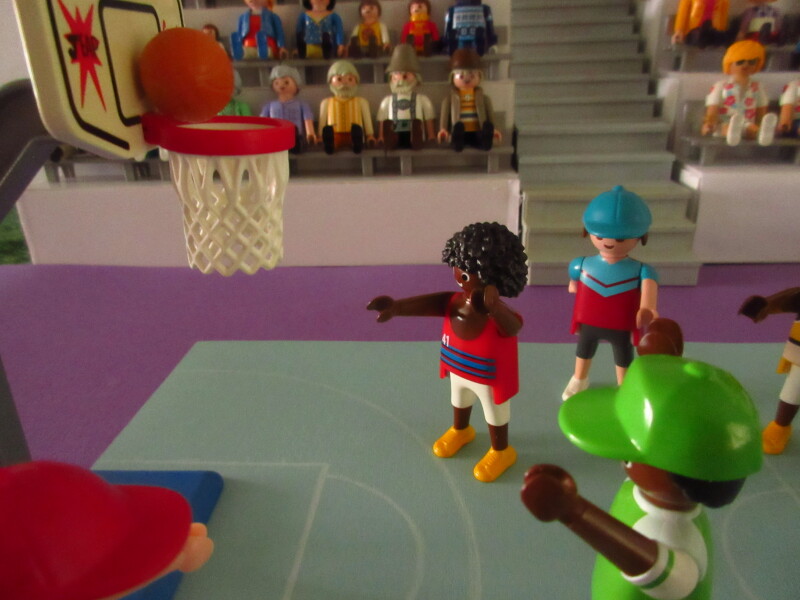 It's time for the Olympic Games for the Playmobil people in our house...