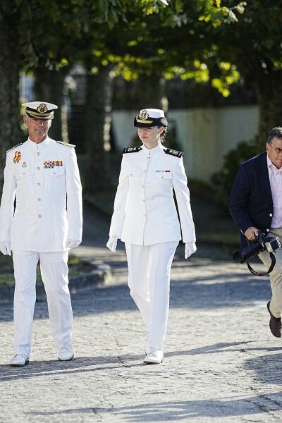 Royal Style: Diamonds are a Queen's best friend..