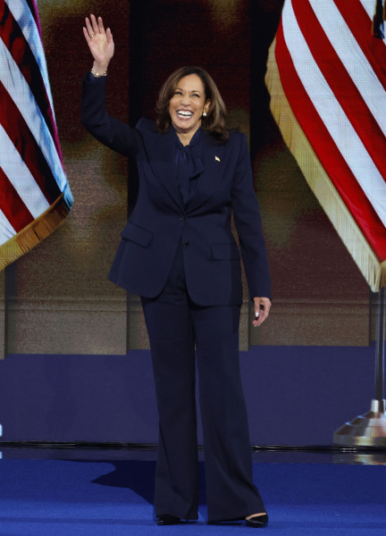 Kamala Harris’ acceptance outfit