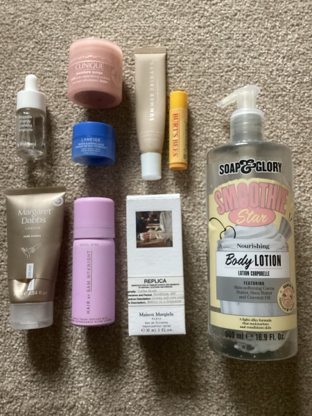 Feel the temptation to indulge in beauty treats? Is your collection overflowing with treasures? Come unite with fellow beauty enthusiasts in this lovely group!