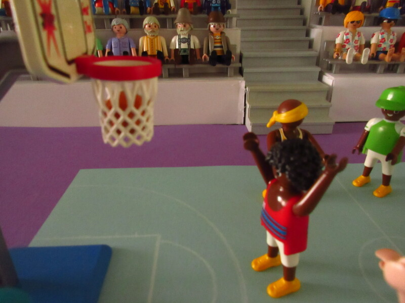 It's time for the Olympic Games for the Playmobil people in our house...