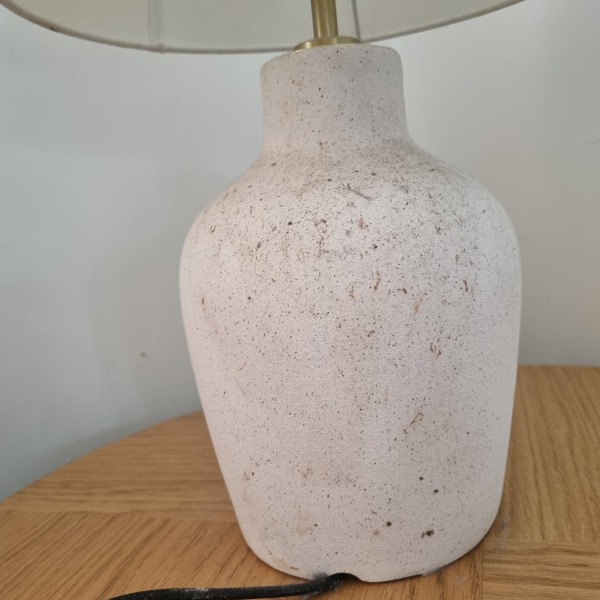 Cleaning ceramic lamp