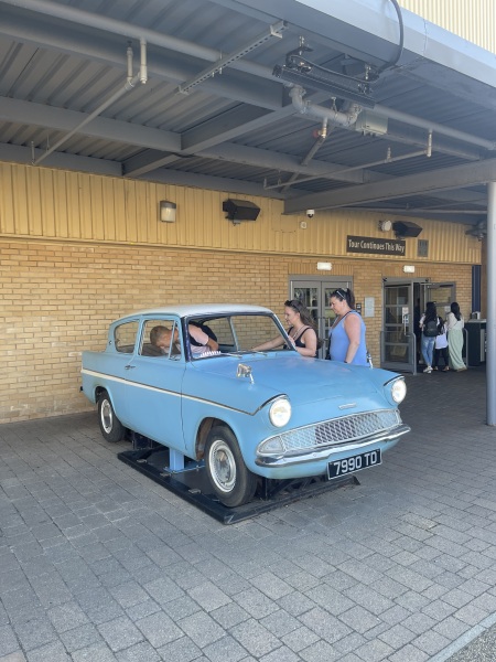 Where to stay in London for HP trip??