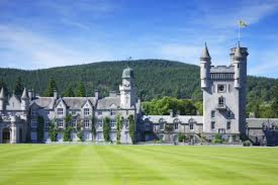 Property Porn thread: "nice house within one mile of you"