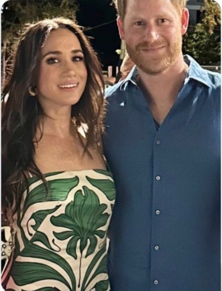 Meghan and Harry spotted out and about - ¡Viva Colombia! Edition (Part 7)
