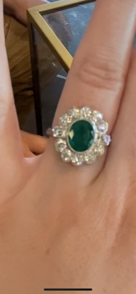 what sort of wedding band would fit with this engagement ring?