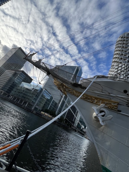 Royal Style: Diamonds are a Queen's best friend..