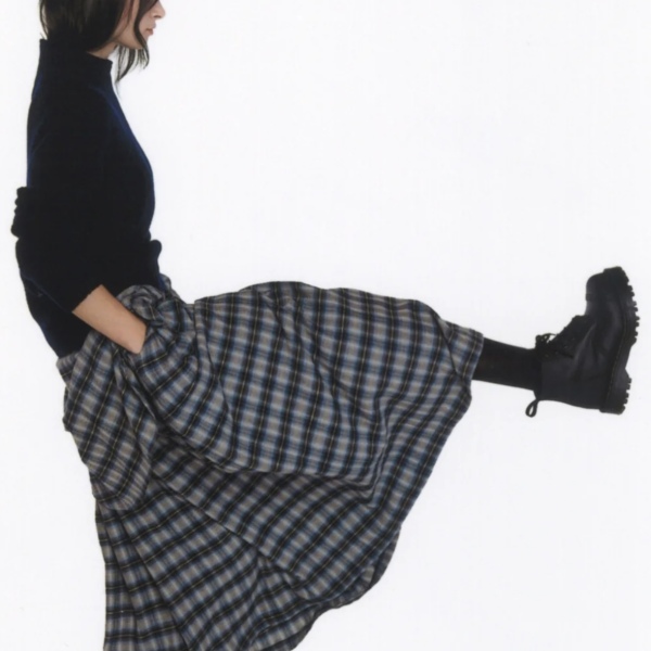 Please find me a modern, comfy pair of trousers that I can wear to college with trainers