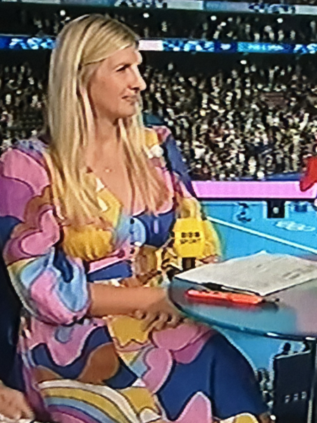 Who is she wearing??