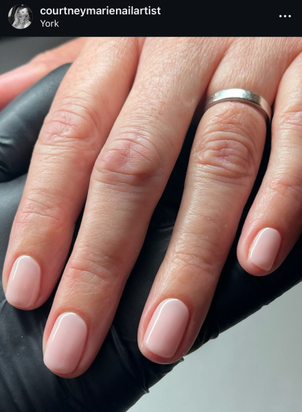 Which nails look classiest for holidays?
