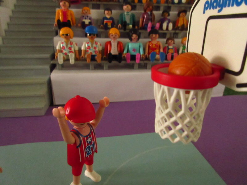 It's time for the Olympic Games for the Playmobil people in our house...