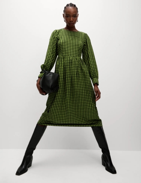 Check out this styling, it's like a grimm brothers fairy tale!