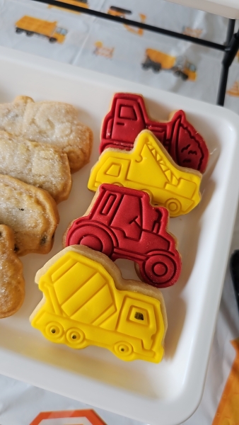 Iced biscuits