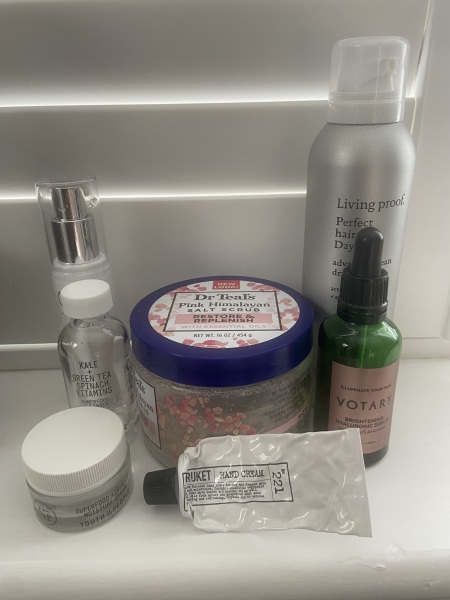 Feel the temptation to indulge in beauty treats? Is your collection overflowing with treasures? Come unite with fellow beauty enthusiasts in this lovely group!