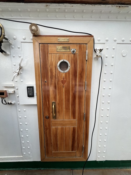 Royal Style: Diamonds are a Queen's best friend..