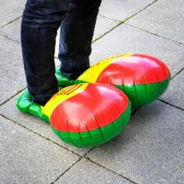Long thin flat feet