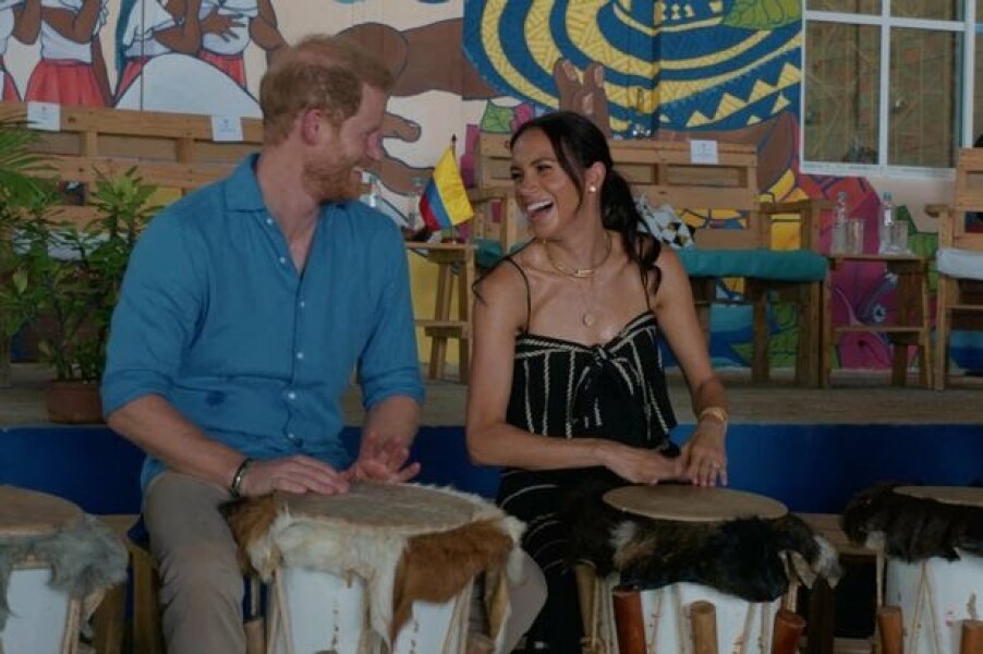 Meghan and Harry spotted out and about - ¡Viva Colombia! Edition (Part 7)