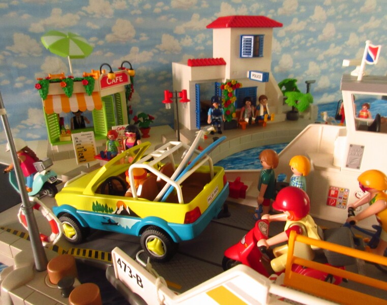 It's time for the Olympic Games for the Playmobil people in our house...