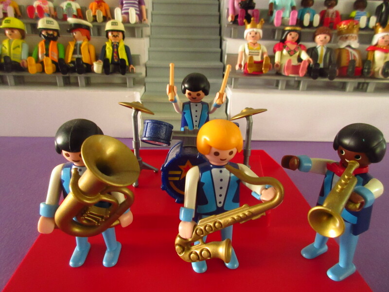 It's time for the Olympic Games for the Playmobil people in our house PART TWO